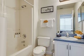 9 Mi to Disney: Home w/ Pool Table & Water Views!