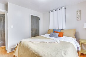 5 Mi to Dtwn & Ysu: Pet-friendly Youngstown Home