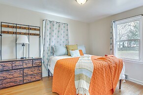 5 Mi to Dtwn & Ysu: Pet-friendly Youngstown Home