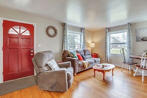 5 Mi to Dtwn & Ysu: Pet-friendly Youngstown Home