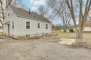 5 Mi to Dtwn & Ysu: Pet-friendly Youngstown Home