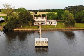 Riverfront Gem w/ Fire Pit in Eden
