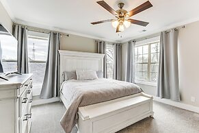 6 Mi to Downtown Atlanta: Spacious Home w/ Yard