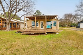 Waterfront Lake Tawakoni Home w/ Yard & Fire Pit