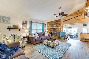 Waterfront Lake Tawakoni Home w/ Yard & Fire Pit