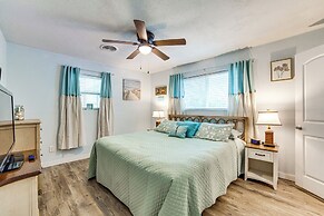 Waterfront Lake Tawakoni Home w/ Yard & Fire Pit