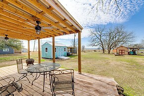Waterfront Lake Tawakoni Home w/ Yard & Fire Pit