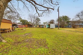 Waterfront Lake Tawakoni Home w/ Yard & Fire Pit