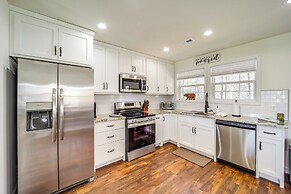 Scenic Mtn Views & Fire Pit: Modern Lenoir Retreat