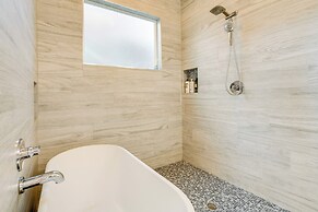 21 Mi to Dtwn: Spacious Home in Austin Suburbs!