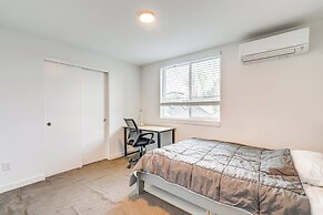 Walk to UW: Townhome w/ Rooftop Patio!