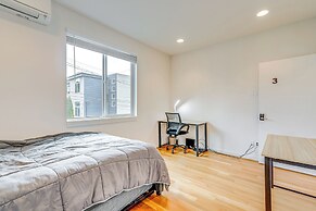 Walk to UW: Townhome w/ Rooftop Patio!