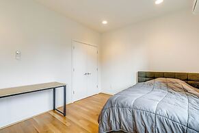 Walk to UW: Townhome w/ Rooftop Patio!