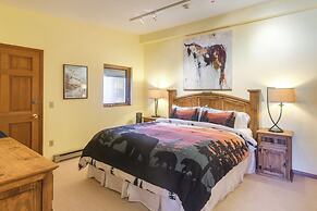 Walk to Dtwn Ketchum: Mtn-view Condo, Pool Access