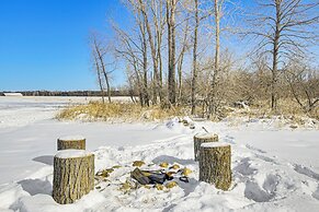 Log Home w/ Deck & Sunset Views: 19 Mi to Oconto!