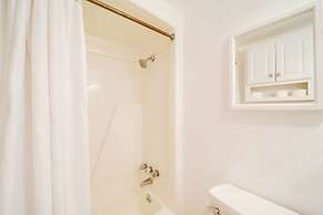 < 1 Mi to Beech Mountain Resort: Comfy Condo