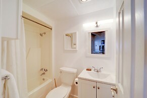 < 1 Mi to Beech Mountain Resort: Comfy Condo