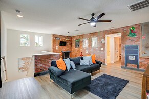 9 Mi to Disney: Group Getaway w/ Lanai & Hot Tub!