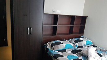 Araneta Cubao No Brown Outs 1BR Furnished Condo With Balcony Free Wifi