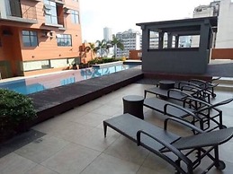 Araneta Cubao No Brown Outs 1BR Furnished Condo With Balcony Free Wifi