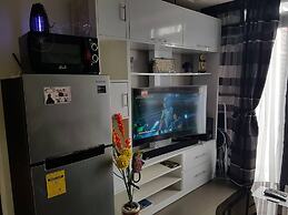 Araneta Cubao No Brown Outs 1BR Furnished Condo With Balcony Free Wifi