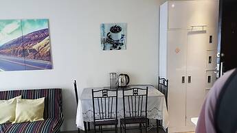Araneta Cubao No Brown Outs 1BR Furnished Condo With Balcony Free Wifi