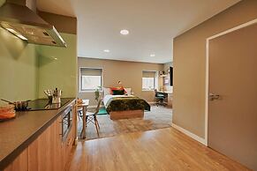 Student Only The Combworks