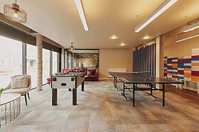 Student Only The Combworks