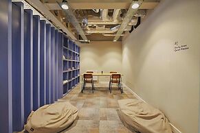 Student Only The Combworks