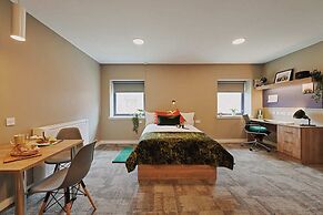 Student Only The Combworks