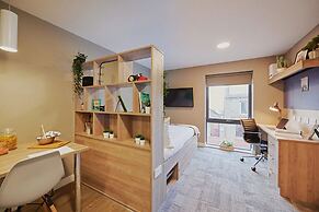 Student Only The Combworks