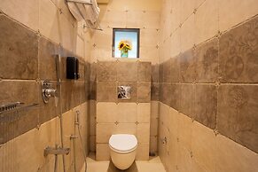 Emperor Ozran by Alaya Stays