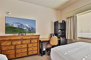 Villa 2055 2 Queen Beds - 1 Bedroom 1 Bath No Kitchen 1 Villa