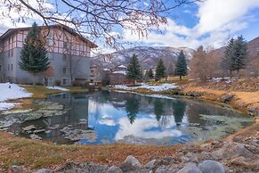 Villa 2055 2 Queen Beds - 1 Bedroom 1 Bath No Kitchen 1 Villa