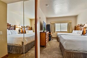 Villa 2055 2 Queen Beds - 1 Bedroom 1 Bath No Kitchen 1 Villa