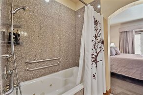 Villa 2057 2 Bed 2 Bath Full Kitchen 2 Bedroom Villa