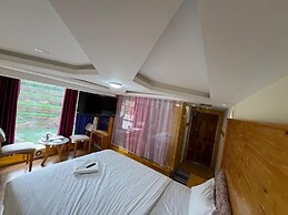 Rozana Retreat