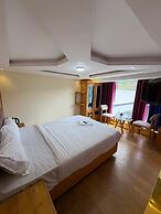 Rozana Retreat