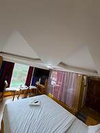 Rozana Retreat