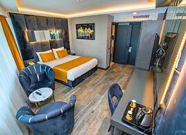 216 Silver Suite