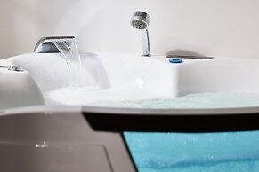 Nirome Luxury Suites