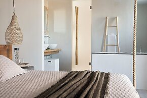 Nirome Luxury Suites