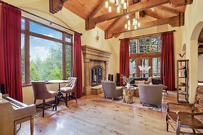 Star Haven Retreat 5 BDR Stunner!