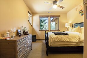 Star Haven Retreat 5 BDR Stunner!