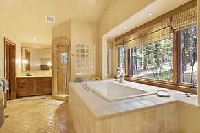 Star Haven Retreat 5 BDR Stunner!