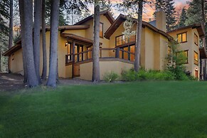 Star Haven Retreat 5 BDR Stunner!
