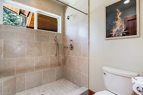 Star Haven Retreat 5 BDR Stunner!
