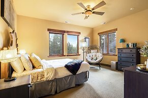 Star Haven Retreat 5 BDR Stunner!