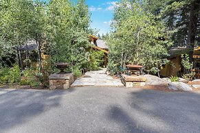 Star Haven Retreat 5 BDR Stunner!