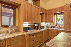 Star Haven Retreat 5 BDR Stunner!